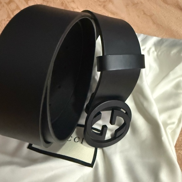 Gucci Black Belt Bag with Iconic GG Logo - Picture 6 of 8